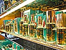 Kln, 4711-huset, flaskor i olika storlekar