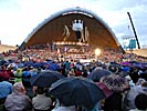 Song Festival 2003, song evening, rain begins