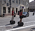 Vilnius, Didzioji gatve, segwaykande flickor