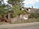 Vilnius, Snipiskes, dwelling-house with rusty car-parts