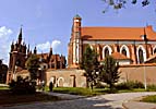 Vilnius, St. Annas kyrka samt Bernadiernkyrkan
