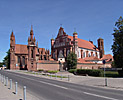 Vilnius, St. Annas kyrka samt Bernadiernkyrkan p avstnd